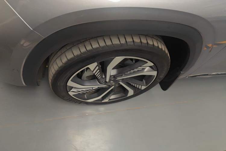 Used Geely Auto Monjaro L 2021 2.0TD DCT EVO Two-Wheel Drive Smart Luxury Version Left Front Wheel Hub