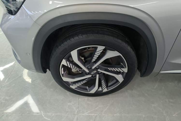 Used Geely Auto Monjaro L 2021 2.0TD DCT EVO Two-Wheel Drive Smart Luxury Version Left Front Wheel Hub