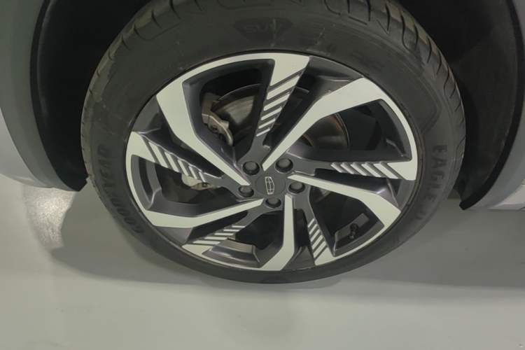 Used Geely Auto Monjaro L 2021 2.0TD DCT EVO Two-Wheel-Drive Flagship Version Left Front Wheel Hub