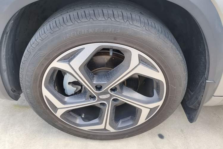Used Geely Auto Monjaro L 2021 2.0TD DCT EVO Two-Wheel Drive Prestige Version Left Front Wheel Hub