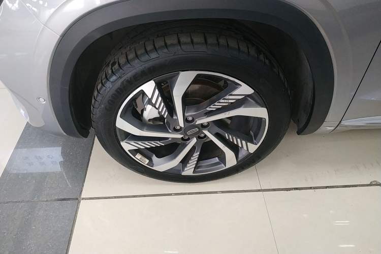 Used Geely Auto Monjaro L 2021 2.0TD DCT EVO Two-Wheel Drive Smart Luxury Version Left Front Wheel Hub