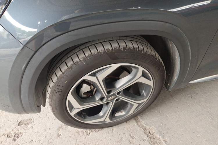 Used Geely Auto Monjaro L 2021 2.0TD DCT EVO Two-Wheel Drive Prestige Version Left Front Wheel Hub
