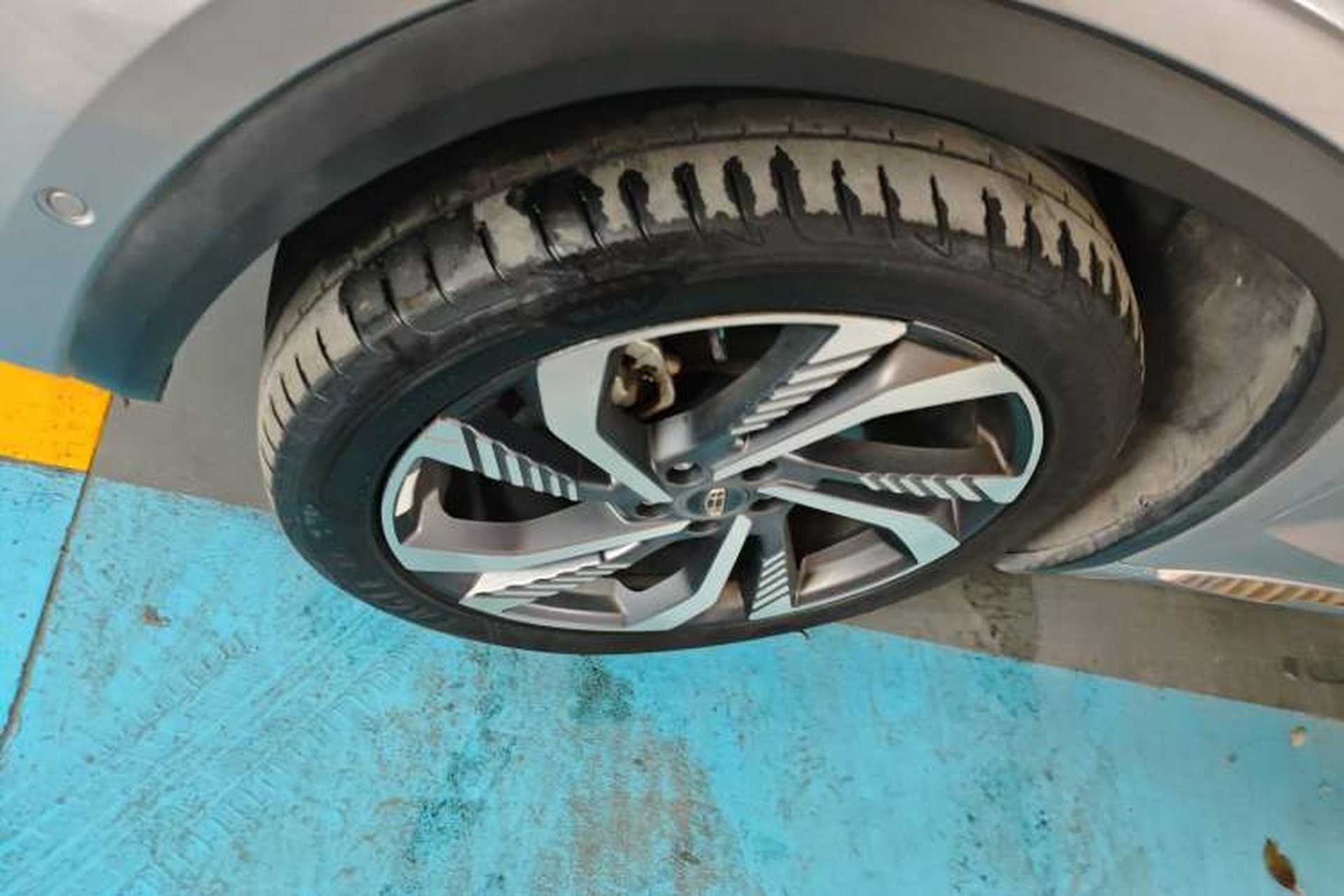 Used Geely Auto Monjaro L 2021 2.0TD DCT EVO Two-Wheel Drive Smart Luxury Version Left Front Wheel Hub