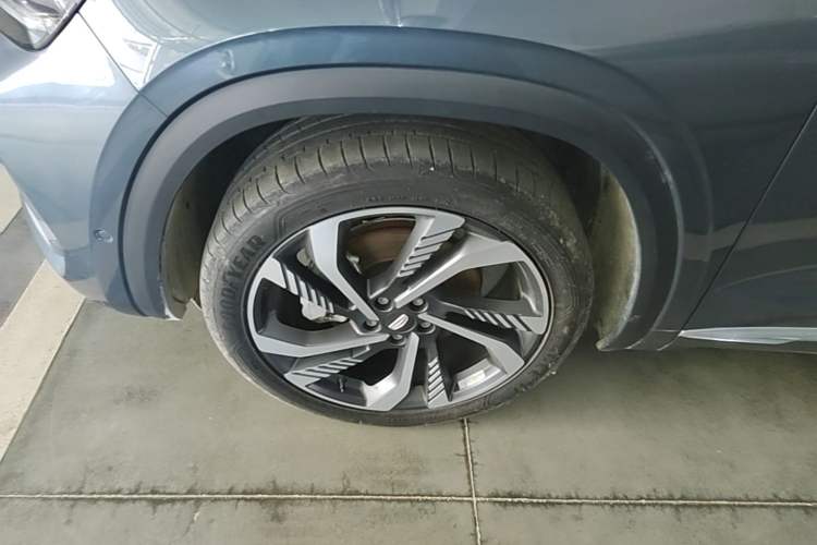 Used Geely Auto Monjaro L 2021 2.0TD DCT EVO Two-Wheel Drive Smart Luxury Version Left Front Wheel Hub