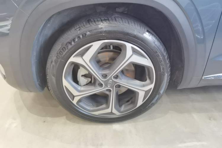 Used Geely Auto Monjaro L 2021 2.0TD DCT EVO Two-Wheel Drive Prestige Version Left Front Wheel Hub
