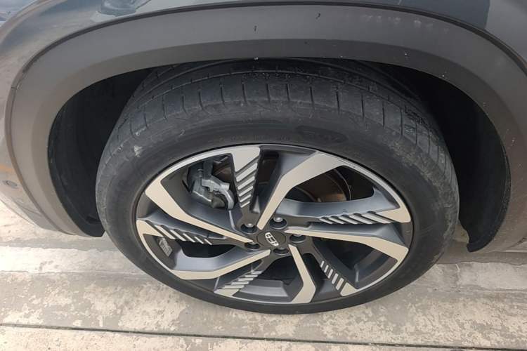 Used Geely Auto Monjaro L 2021 2.0TD DCT EVO Two-Wheel Drive Smart Luxury Version Left Front Wheel Hub