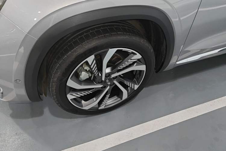 Used Geely Auto Monjaro L 2021 2.0TD DCT EVO Two-Wheel Drive Smart Luxury Version Left Front Wheel Hub