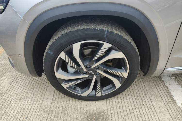Used Geely Auto Monjaro L 2021 2.0TD DCT EVO Two-Wheel Drive Smart Luxury Version Left Front Wheel Hub