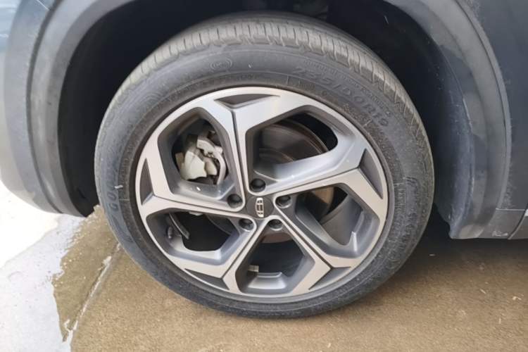 Used Geely Auto Monjaro L 2021 2.0TD DCT EVO Two-Wheel Drive Prestige Version Left Front Wheel Hub