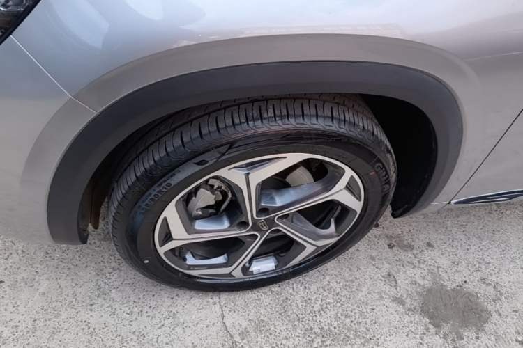 Used Geely Auto Monjaro L 2021 2.0TD DCT EVO Two-Wheel Drive Prestige Version Left Front Wheel Hub
