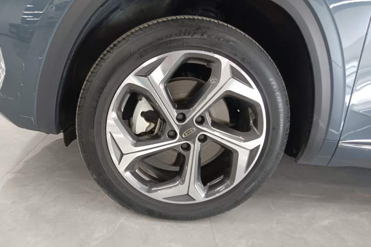 Used Geely Auto Monjaro L 2021 2.0TD DCT EVO Two-Wheel Drive Prestige Version Left Front Wheel Hub