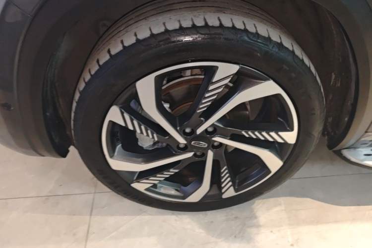 Used Geely Auto Monjaro L 2021 2.0TD DCT EVO Two-Wheel Drive Smart Luxury Version Left Front Wheel Hub