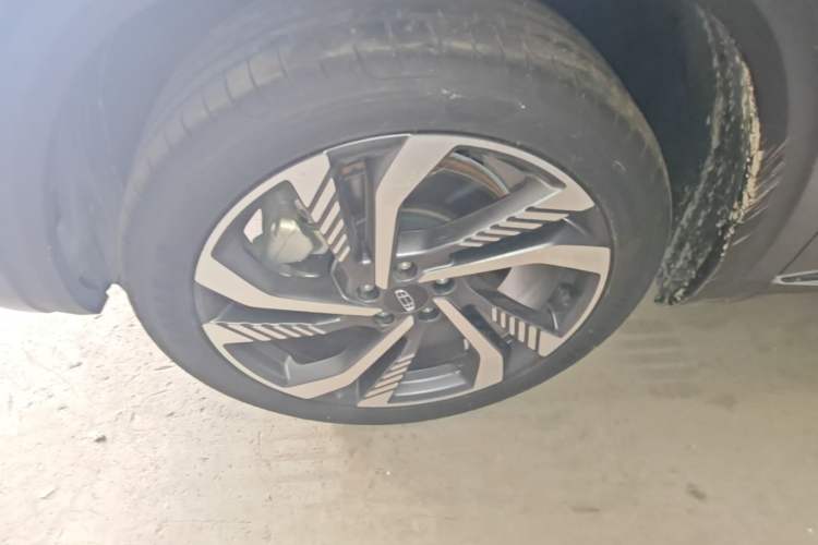 Used Geely Auto Monjaro L 2021 2.0TD High-Power Automatic All-Wheel-Drive Flagship Version Left Front Wheel Hub