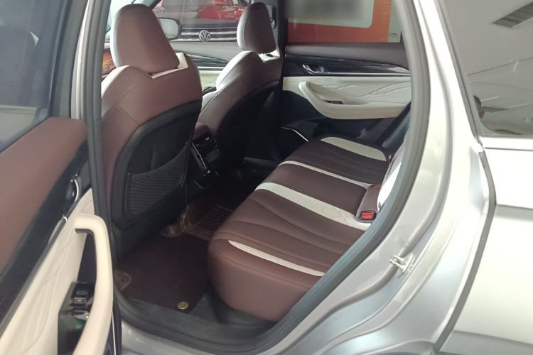 Used Geely Auto Monjaro L 2021 2.0TD DCT EVO Two-Wheel Drive Smart Luxury Version Left Rear Seat