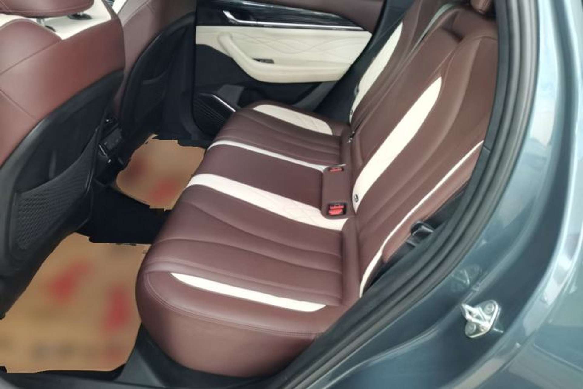 Used Geely Auto Monjaro L 2021 2.0TD DCT EVO Two-Wheel Drive Smart Luxury Version Left Rear Seat
