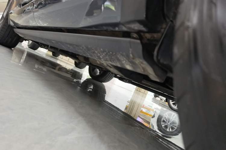 Used Geely Auto Monjaro L 2021 2.0TD DCT EVO Two-Wheel Drive Smart Luxury Version Left Side Sill