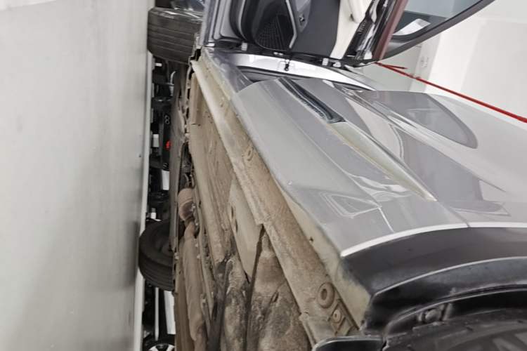 Used Geely Auto Monjaro L 2021 2.0TD High-Power Automatic All-Wheel Drive Luxury Version Left Side Sill