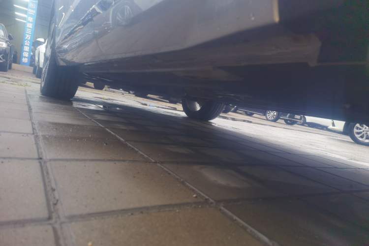 Used Geely Auto Monjaro L 2021 2.0TD DCT EVO Two-Wheel Drive Smart Luxury Version Left Side Sill
