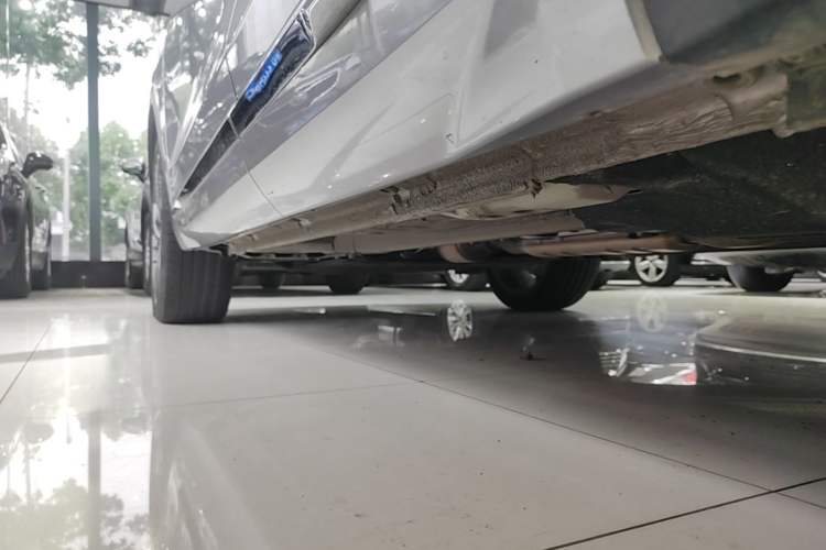 Used Geely Auto Monjaro L 2021 2.0TD High-Power Automatic All-Wheel-Drive Flagship Version Left Side Sill