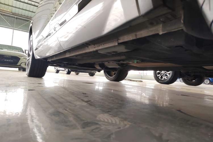 Used Geely Auto Monjaro L 2021 2.0TD DCT EVO Two-Wheel Drive Smart Luxury Version Left Side Sill