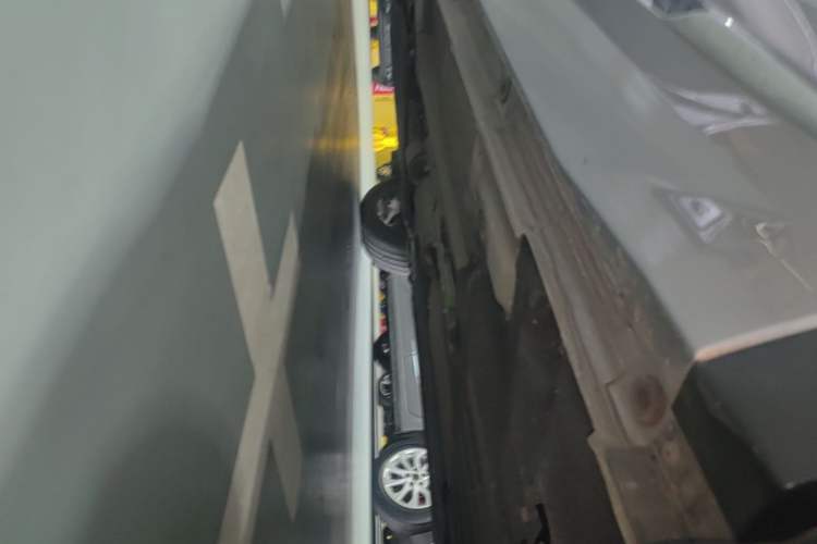 Used Geely Auto Monjaro L 2021 2.0TD DCT EVO Two-Wheel-Drive Flagship Version Left Side Sill