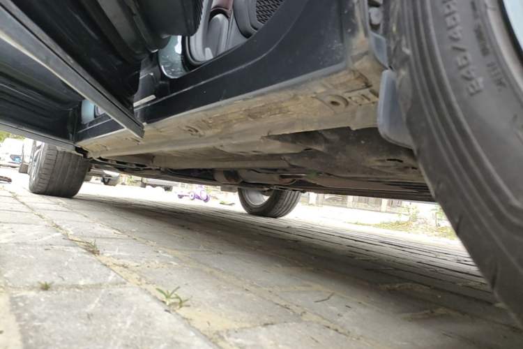 Used Geely Auto Monjaro L 2021 2.0TD DCT EVO Two-Wheel Drive Smart Luxury Version Left Side Sill