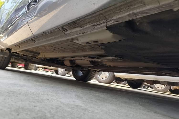 Used Geely Auto Monjaro L 2021 2.0TD DCT EVO Two-Wheel Drive Prestige Version Left Side Sill