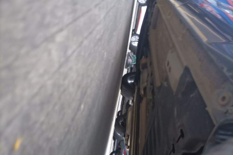 Used Geely Auto Monjaro L 2021 2.0TD DCT EVO Two-Wheel Drive Prestige Version Left Side Sill