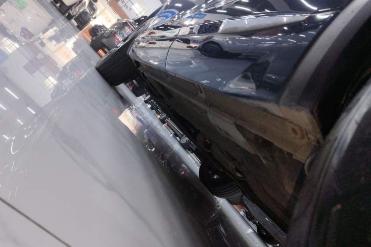 Used Geely Auto Monjaro L 2021 2.0TD DCT EVO Two-Wheel Drive Smart Luxury Version Left Side Sill