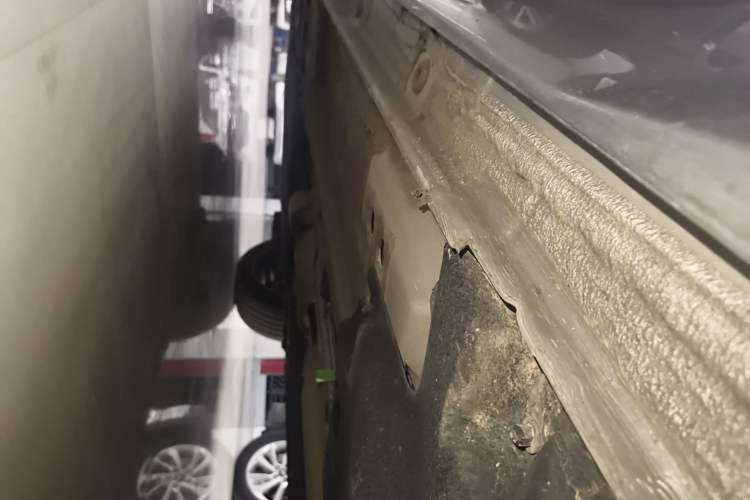 Used Geely Auto Monjaro L 2021 2.0TD DCT EVO Two-Wheel Drive Smart Luxury Version Left Side Sill