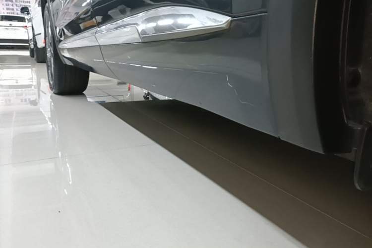 Used Geely Auto Monjaro L 2021 2.0TD DCT EVO Two-Wheel Drive Prestige Version Left Side Sill