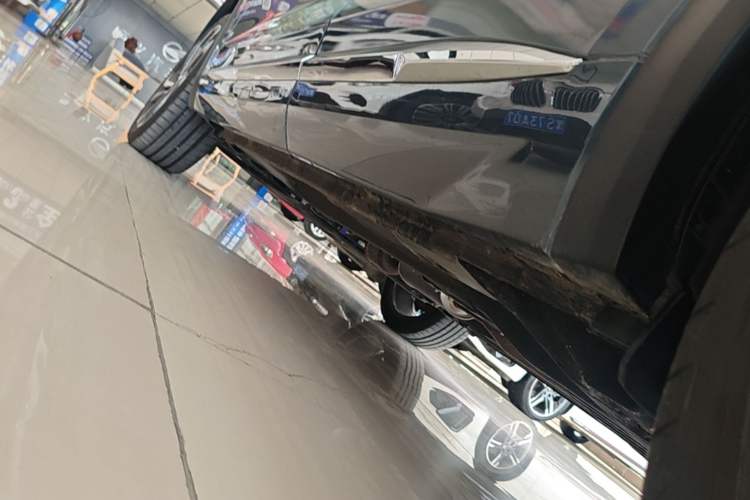 Used Geely Auto Monjaro L 2021 2.0TD DCT EVO Two-Wheel Drive Smart Luxury Version Left Side Sill