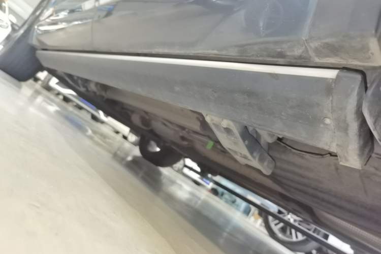 Used Geely Auto Monjaro L 2021 2.0TD DCT EVO Two-Wheel Drive Prestige Version Left Side Sill