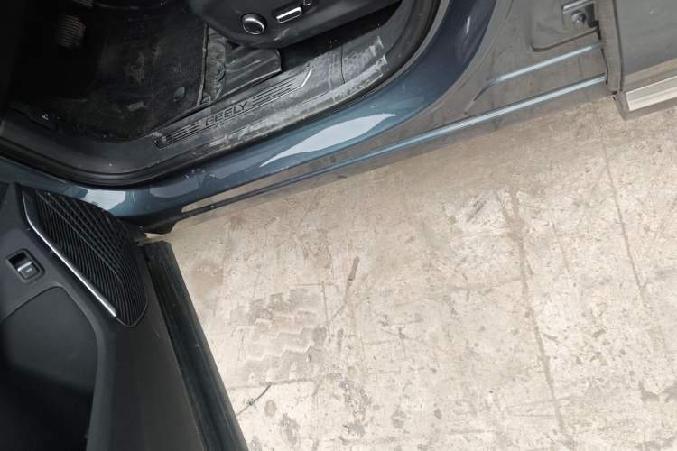 Used Geely Auto Monjaro L 2021 2.0TD DCT EVO Two-Wheel Drive Prestige Version Left Side Sill
