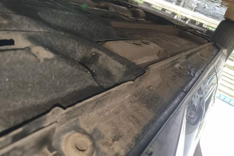 Used Geely Auto Monjaro L 2021 2.0TD DCT EVO Two-Wheel Drive Prestige Version Left Side Sill
