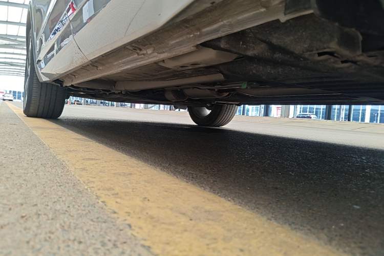 Used Geely Auto Monjaro L 2021 2.0TD DCT EVO Two-Wheel Drive Prestige Version Left Side Sill