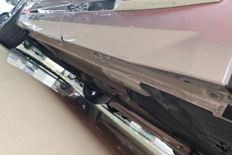 Used Geely Auto Monjaro L 2021 2.0TD DCT EVO Two-Wheel Drive Smart Luxury Version Left Side Sill
