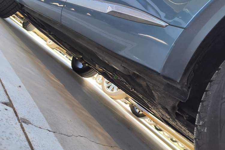 Used Geely Auto Monjaro L 2021 2.0TD DCT EVO Two-Wheel Drive Prestige Version Left Side Sill