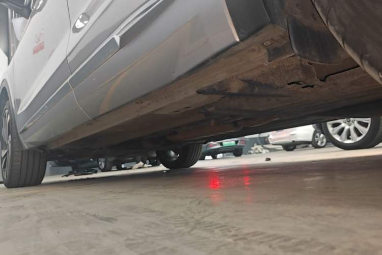 Used Geely Auto Monjaro L 2021 2.0TD High-Power Automatic All-Wheel-Drive Flagship Version Left Side Sill