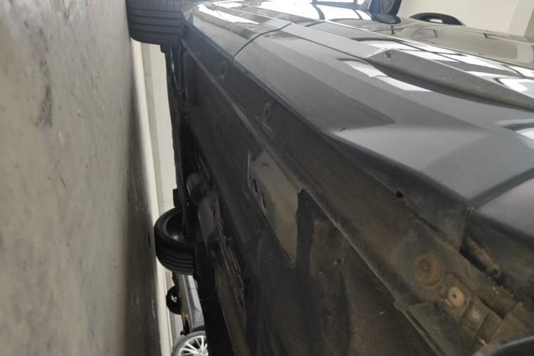 Used Geely Auto Monjaro L 2021 2.0TD DCT EVO Two-Wheel Drive Smart Luxury Version Left Side Sill