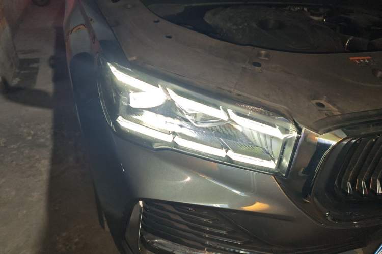 Used Geely Auto Monjaro L 2021 2.0TD DCT EVO Two-Wheel Drive Smart Luxury Version Right Front Headlight