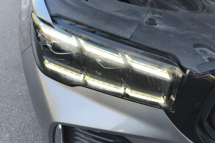 Used Geely Auto Monjaro L 2021 2.0TD DCT EVO Two-Wheel Drive Prestige Version Right Front Headlight