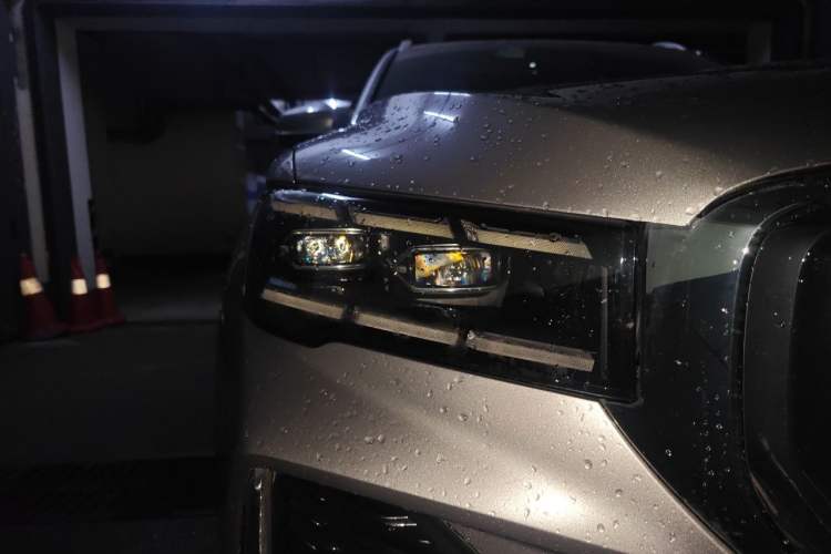 Used Geely Auto Monjaro L 2021 2.0TD DCT EVO Two-Wheel Drive Prestige Version Right Front Headlight