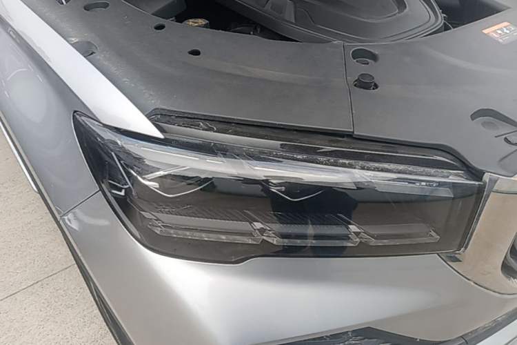 Used Geely Auto Monjaro L 2021 2.0TD DCT EVO Two-Wheel Drive Prestige Version Right Front Headlight
