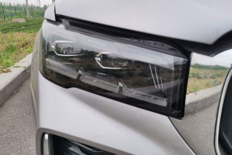 Used Geely Auto Monjaro L 2021 2.0TD DCT EVO Two-Wheel Drive Smart Luxury Version Right Front Headlight