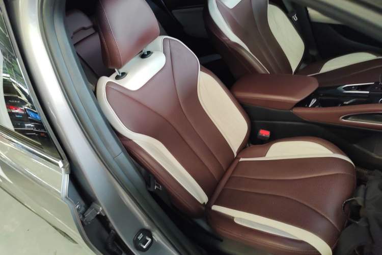 Used Geely Auto Monjaro L 2021 2.0TD DCT EVO Two-Wheel Drive Smart Luxury Version Right Front Seat