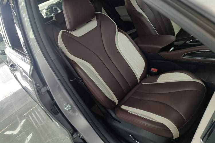 Used Geely Auto Monjaro L 2021 2.0TD DCT EVO Two-Wheel Drive Smart Luxury Version Right Front Seat