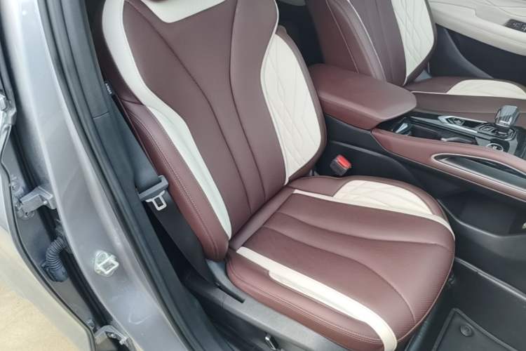 Used Geely Auto Monjaro L 2021 2.0TD DCT EVO Two-Wheel Drive Prestige Version Right Front Seat