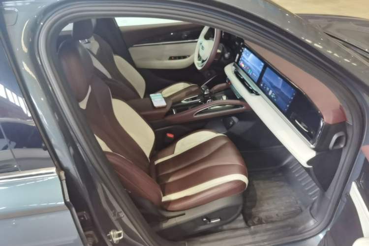 Used Geely Auto Monjaro L 2021 2.0TD DCT EVO Two-Wheel Drive Prestige Version Right Front Seat