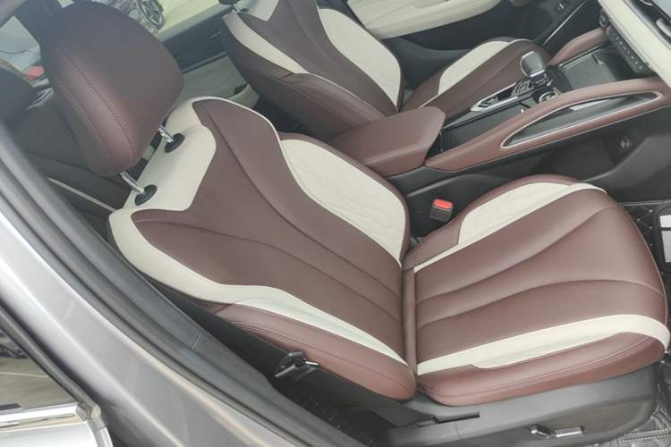 Used Geely Auto Monjaro L 2021 2.0TD DCT EVO Two-Wheel Drive Smart Luxury Version Right Front Seat